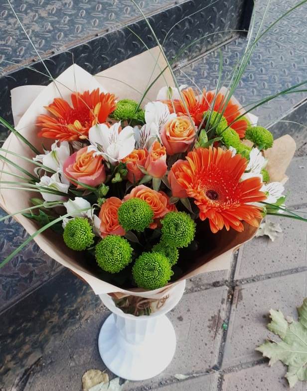 Букет цветов из: Герберы, Хризантемы, Альстромерии и Розы в Новодвинске