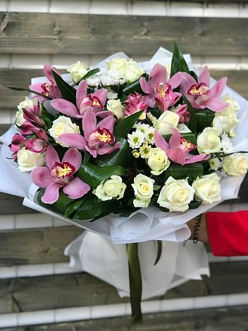Букет цветов из: Розы и Хризантемы в Новодвинске