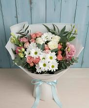 Букет цветов из:  Розы, Лизиантусы и Хризантемы #REPLACE_PRED# Новодвинске
