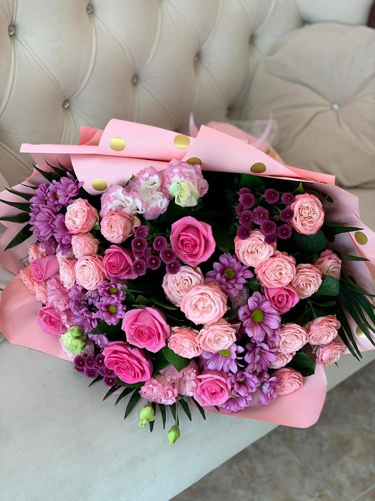 Букет цветов из: Хризантемы, Розы и Лизиантусы в Новодвинске