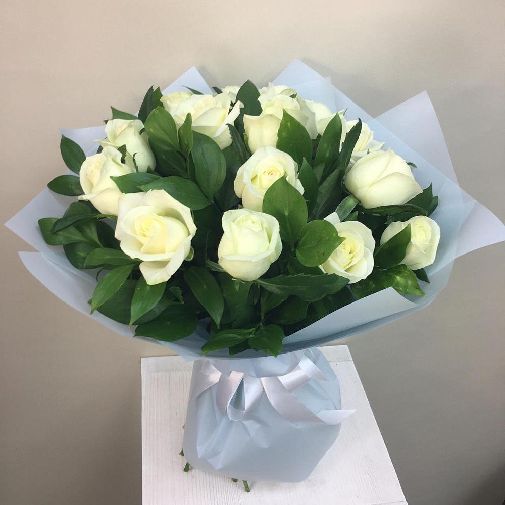 Букет 15 Белых роз Проуд в Новодвинске