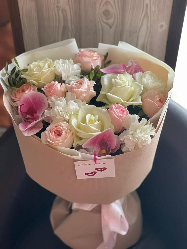 Букет цветов из: Орхидеи, Розы и Гвоздики в Новодвинске