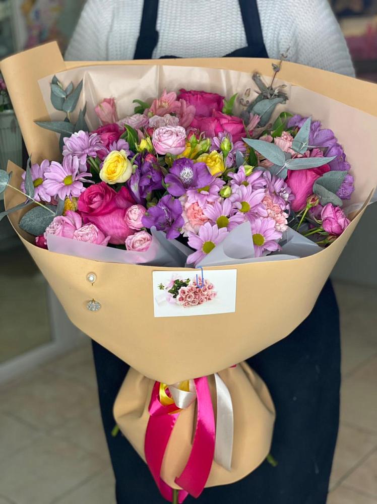 Букет цветов из: Хризантемы, Гвоздики и Альстромерии в Новодвинске