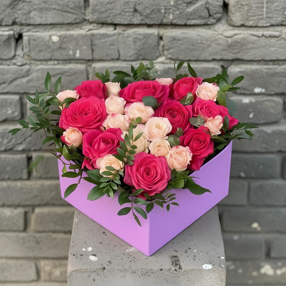Цветочная композиция из Розы в коробке в Новодвинске