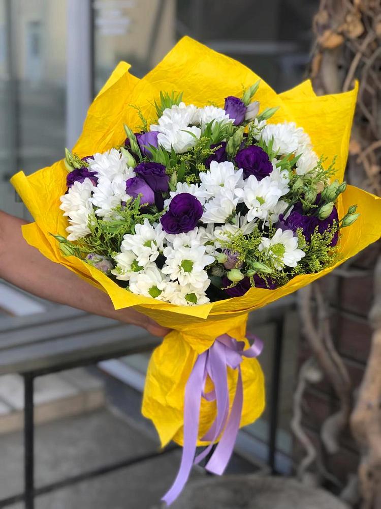 Букет цветов из: Ирисы, Хризантемы и Ромашки в Новодвинске
