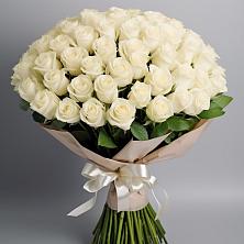 Букет 101 беля роза Белоснежка в Новодвинске