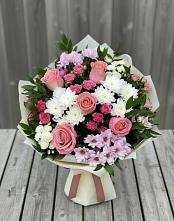 Букет цветов из:  Альстромерии, Гвоздики, Розы и Хризантемы в Новодвинске