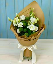 Букет цветов из:  Хризантемы и Лизиантусы в Новодвинске