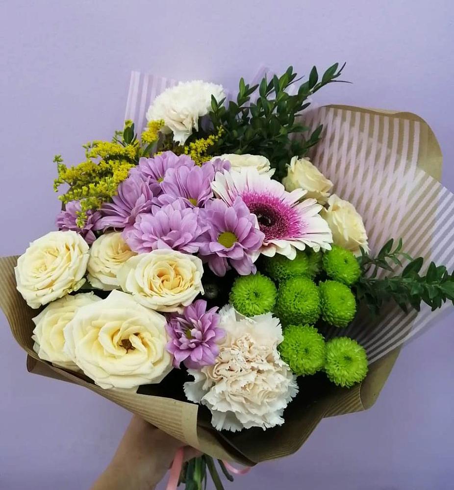 Букет цветов из: Хризантемы, Розы, Гвоздики и Герберы в Новодвинске