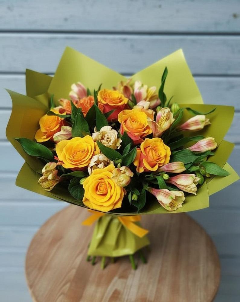Букет цветов из: Альстромерии и Розы в Новодвинске