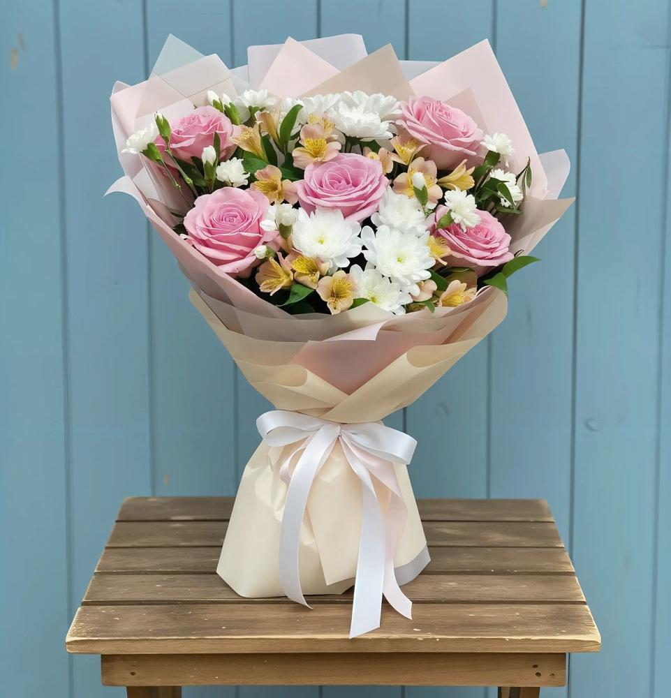 Букет цветов из: Гвоздики, Орхидеи и Розы в Новодвинске