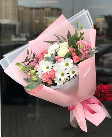 Букет цветов из: Розы, Лизиантусы и Хризантемы в Новодвинске