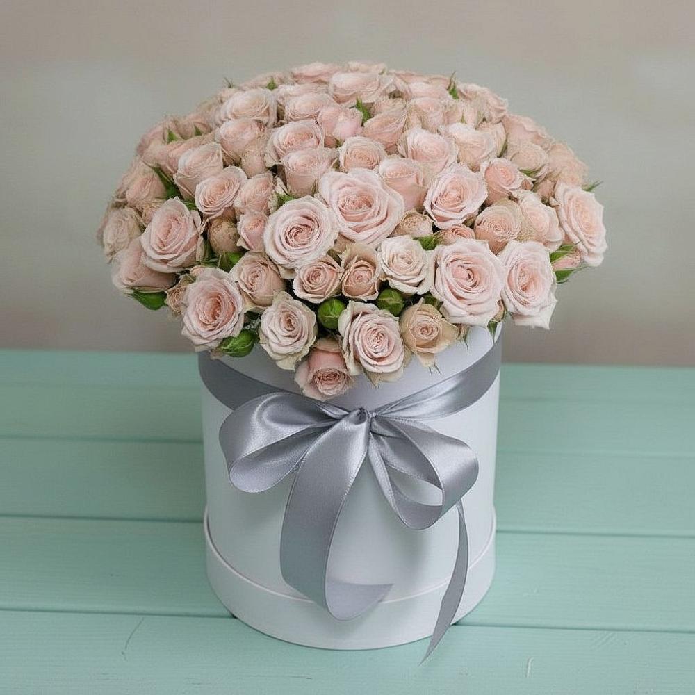 Цветочная композиция из Розы в шляпной коробке в Новодвинске